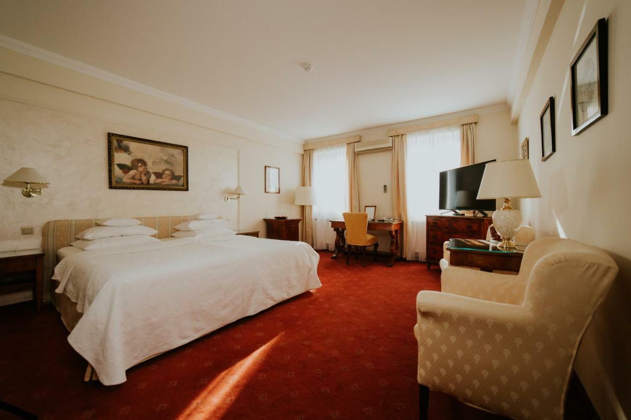 Hotel La Residenza ティミショアラ エクステリア 写真
