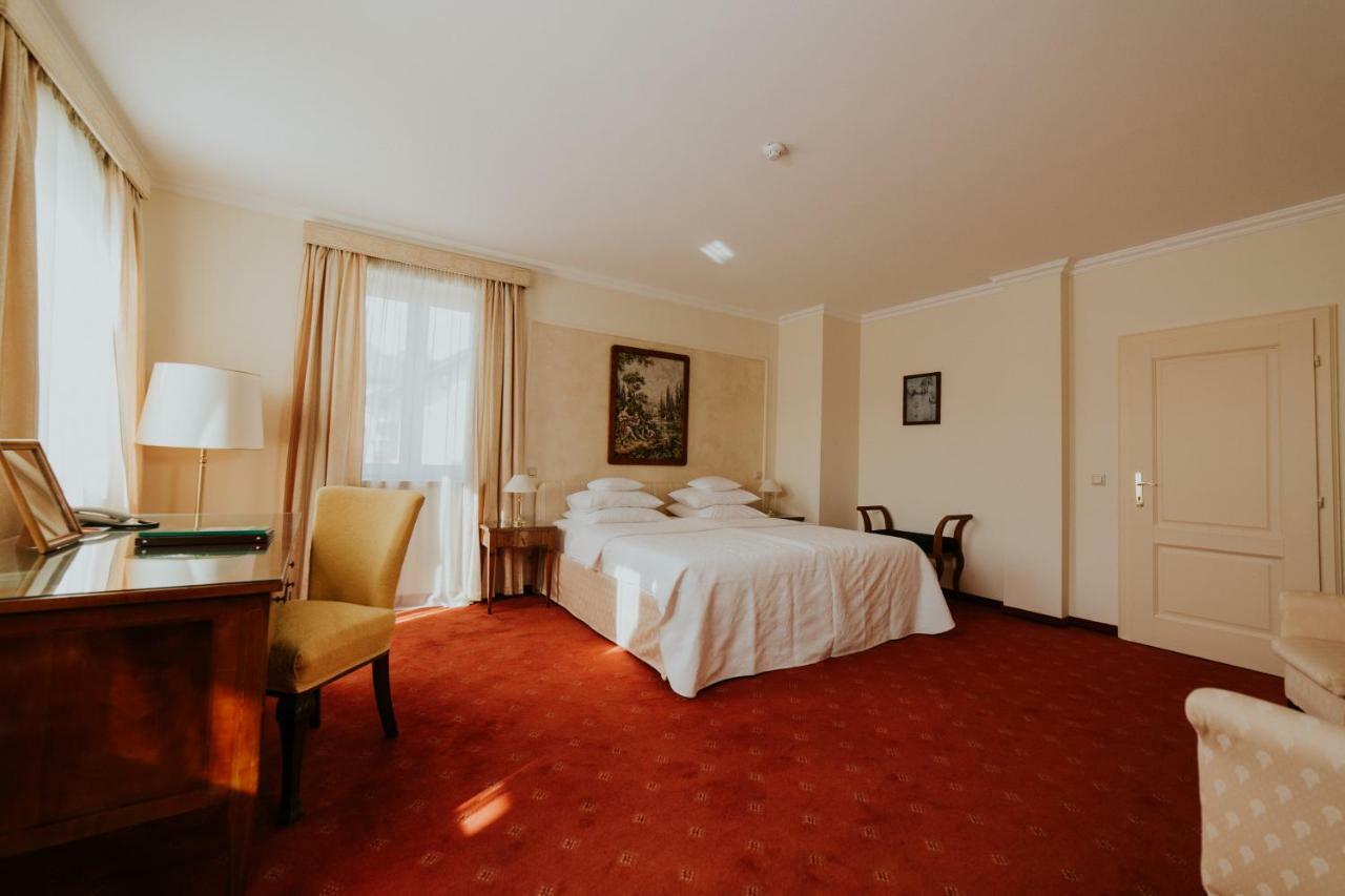 Hotel La Residenza ティミショアラ エクステリア 写真