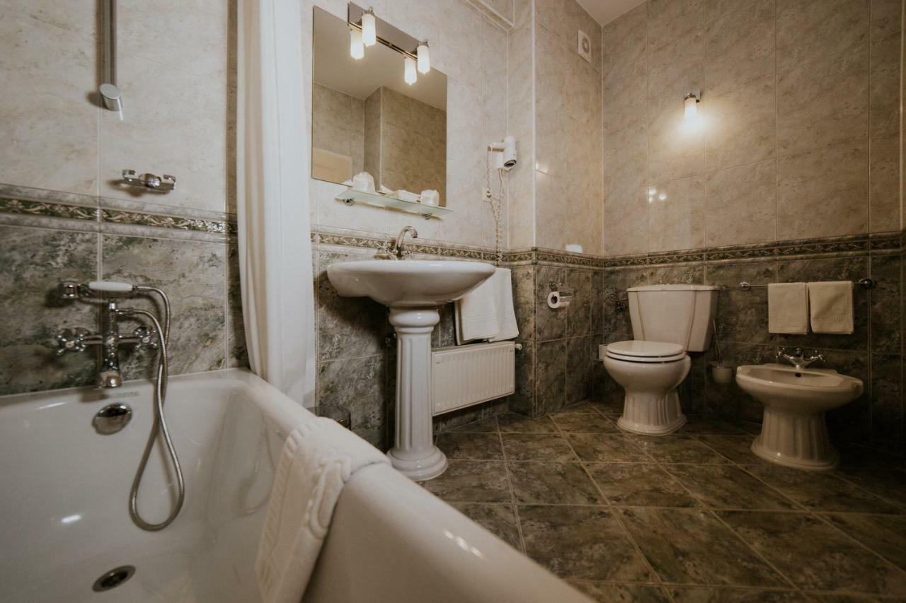 Hotel La Residenza ティミショアラ エクステリア 写真