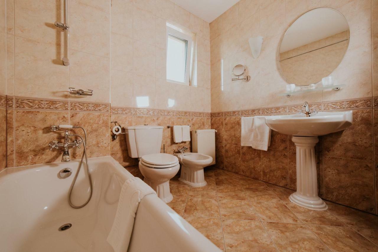 Hotel La Residenza ティミショアラ エクステリア 写真