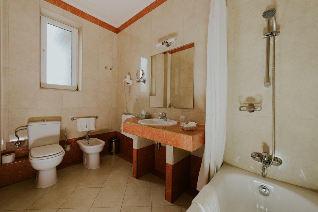 Hotel La Residenza ティミショアラ エクステリア 写真