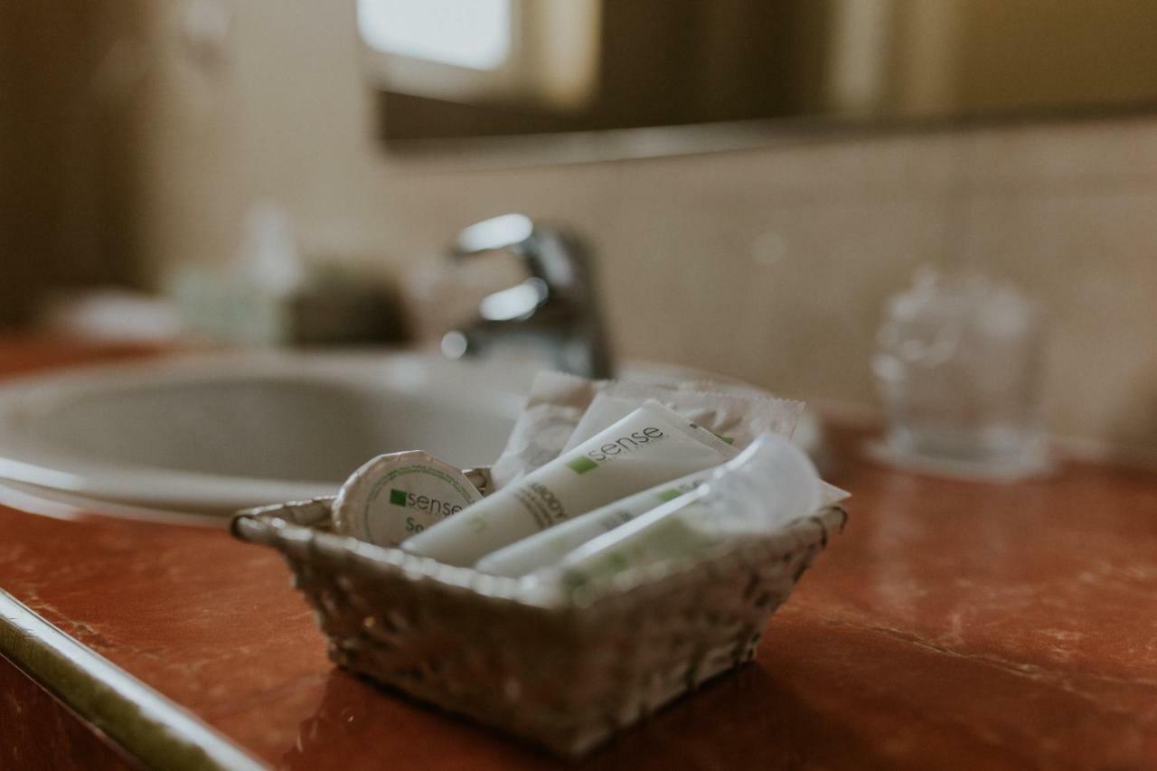 Hotel La Residenza ティミショアラ エクステリア 写真