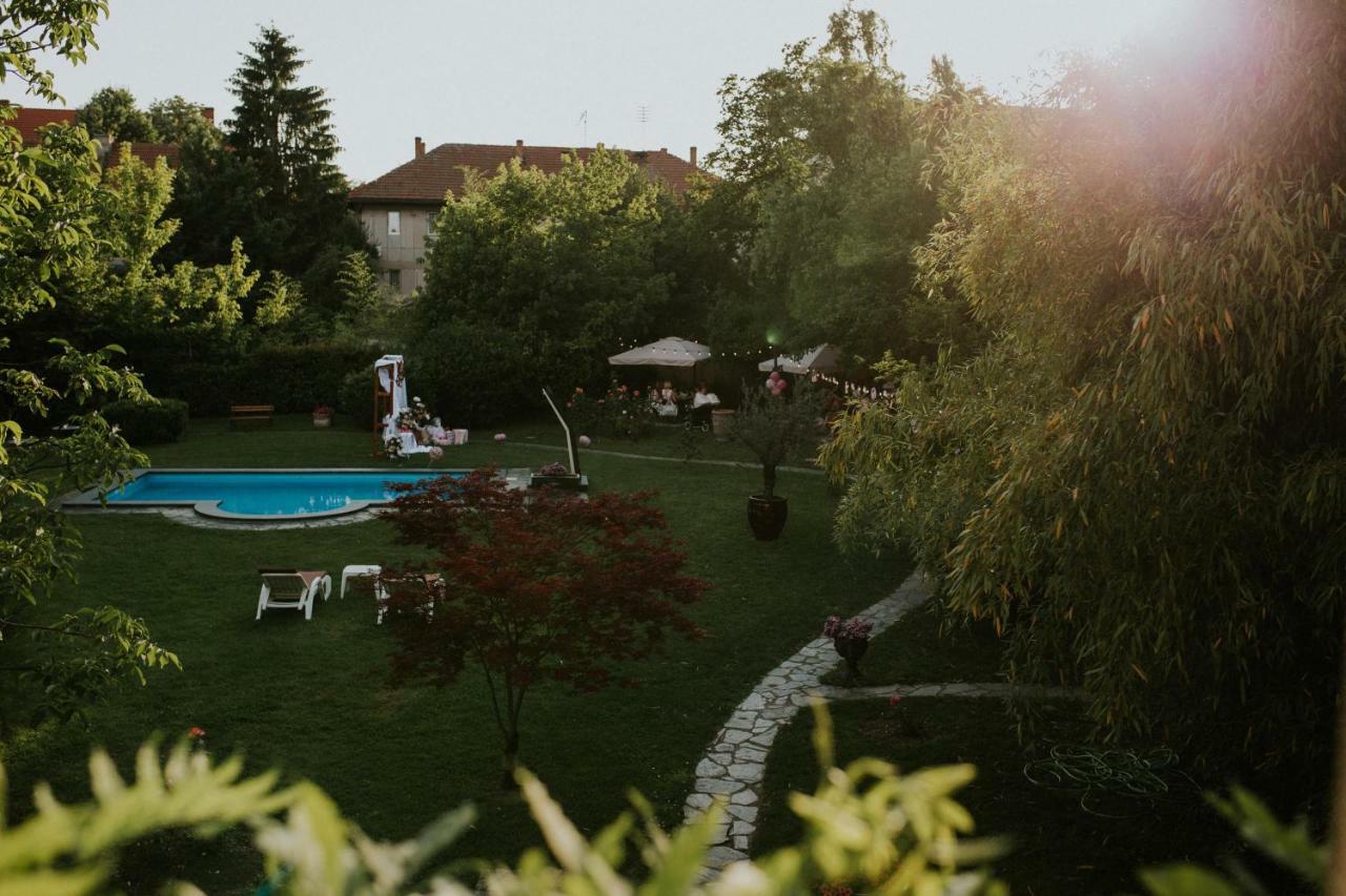 Hotel La Residenza ティミショアラ エクステリア 写真