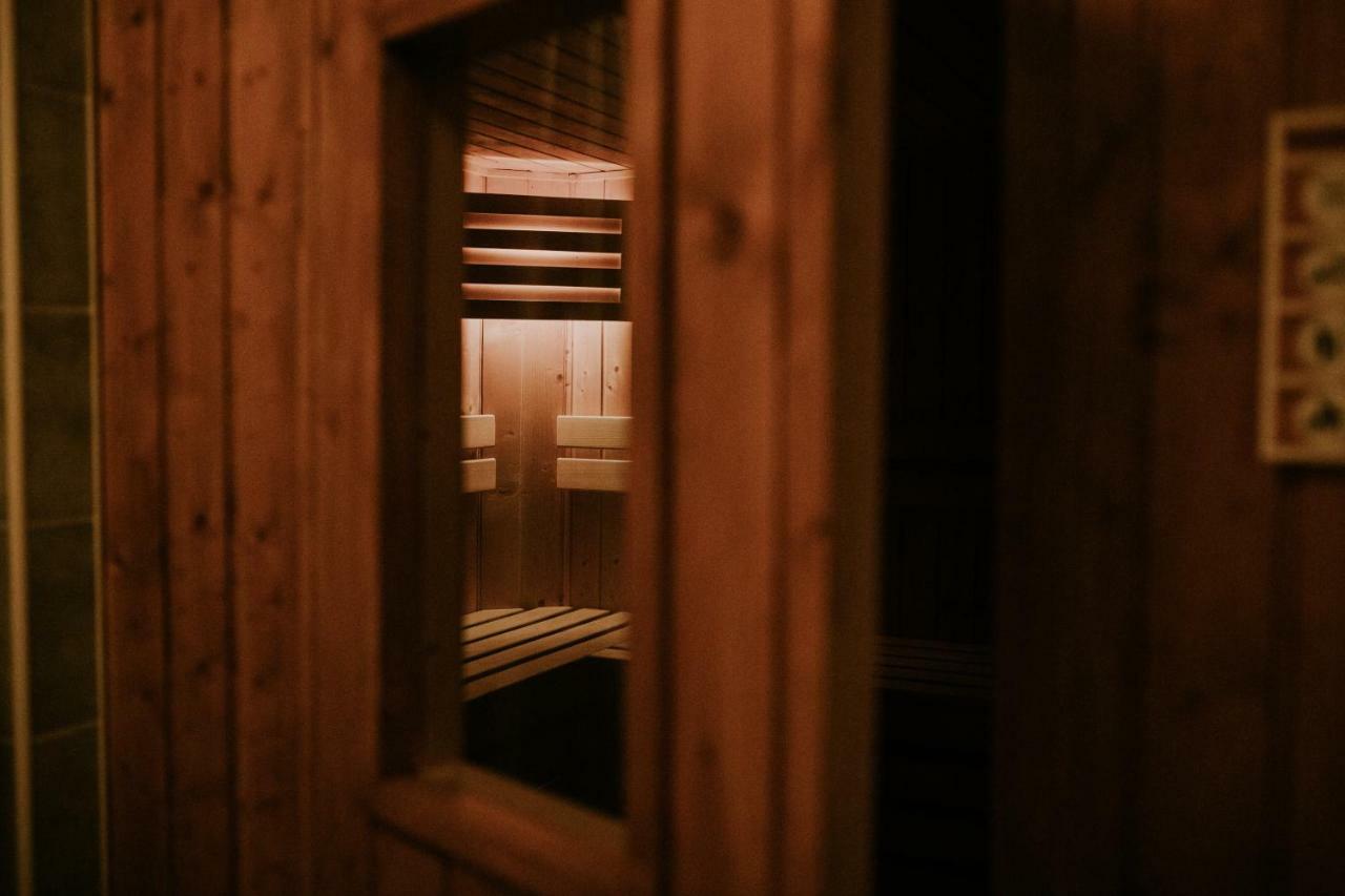 Hotel La Residenza ティミショアラ エクステリア 写真