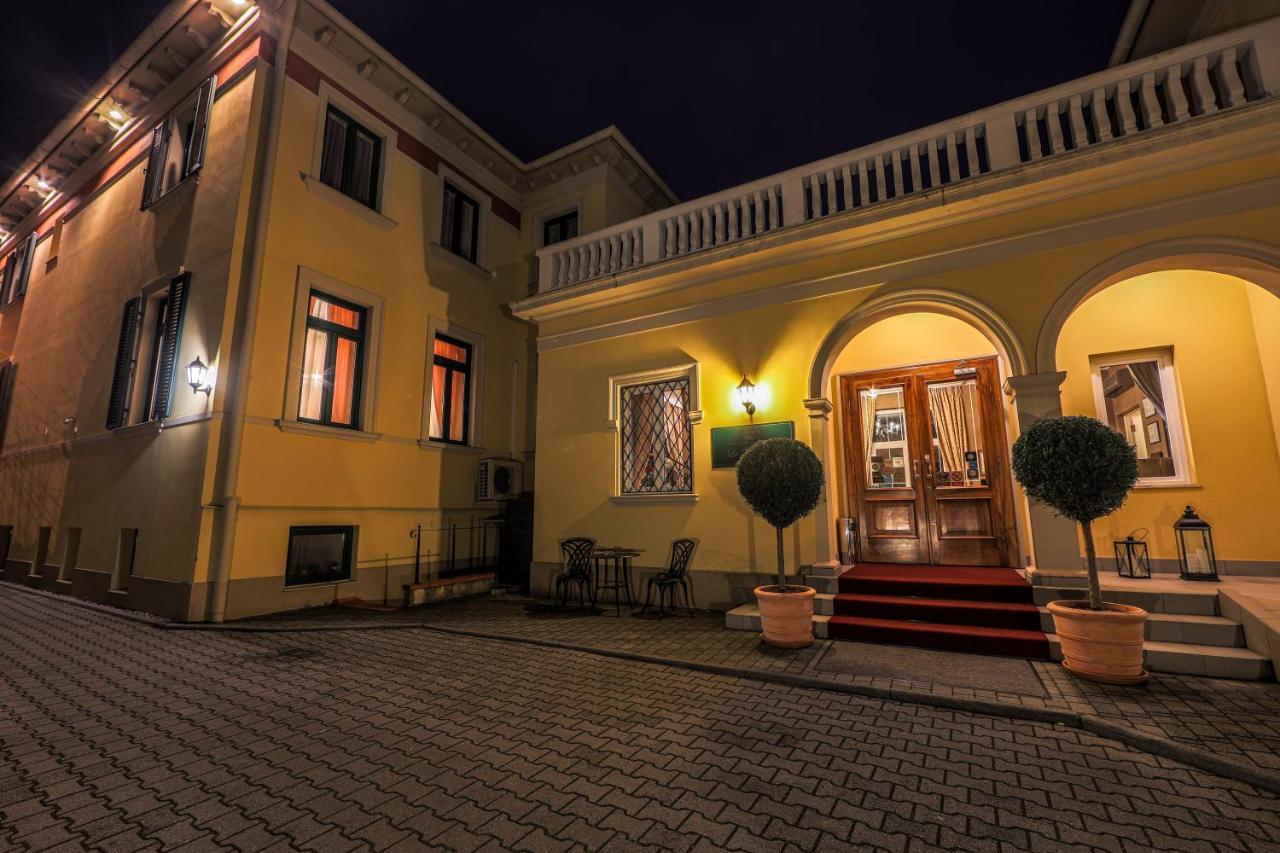 Hotel La Residenza ティミショアラ エクステリア 写真
